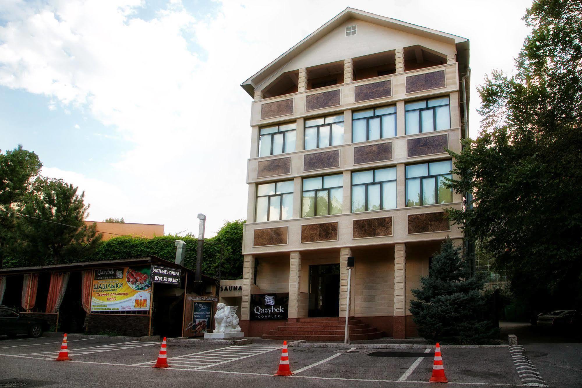 Qazybek Hotel Алмати Екстер'єр фото